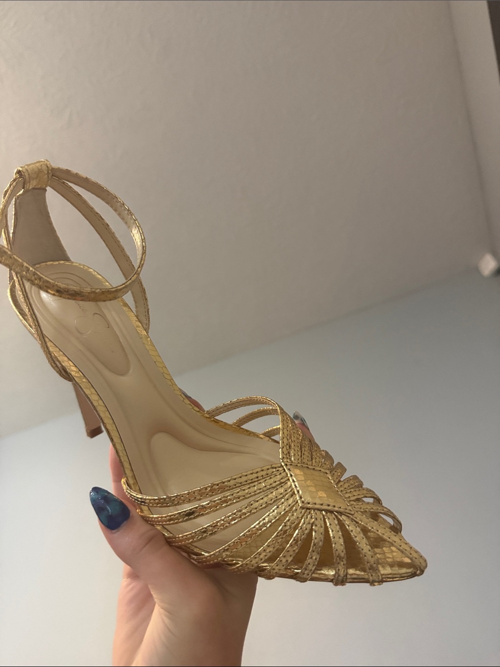 Jessica Simpson Women’s Paveri Pump in Gold - Picture 4 of 10